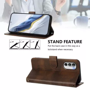 Pouzdro Motorola Moto G52 / Moto G82 5G – hnědé knížkové pouzdro ze syntetické kůže, řada CLASSIC TT-TopTechnology Pouzdro Motorola Moto G52 / Moto G82 5G – hnědé knížkové pouzdro ze syntetické kůže, řada CLASSIC TT-TopTechnology
